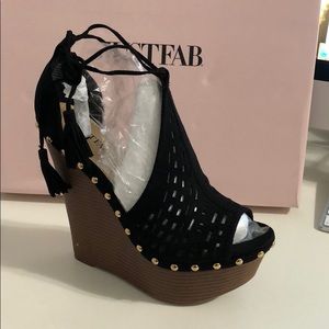 Lucien Wedge sandals